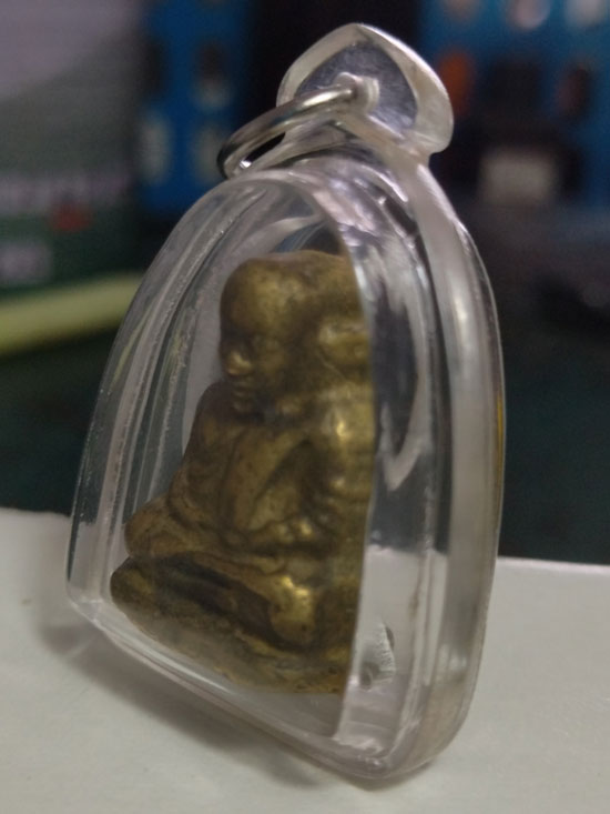 หลวงพ่อเงิน ปืนแตก เศียรโต