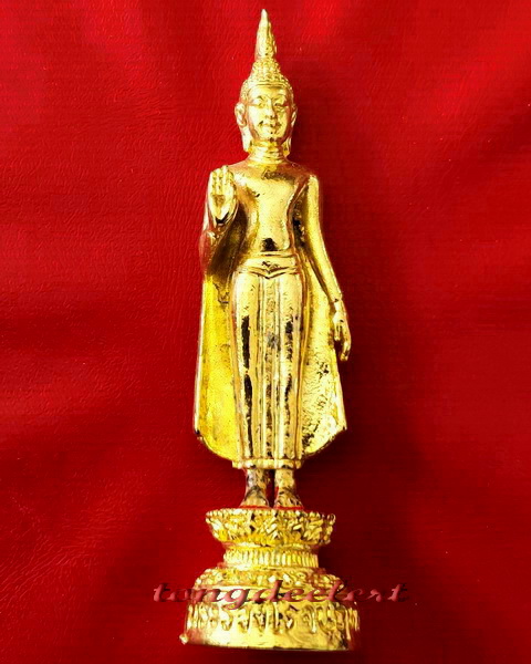 พระบูชาพระร่วงโรจนฤทธิ์ วัดพระปฐมเจดีย์ จ.นครปฐม ขนาดตั้งหน้ารถ สวยมากค่ะ