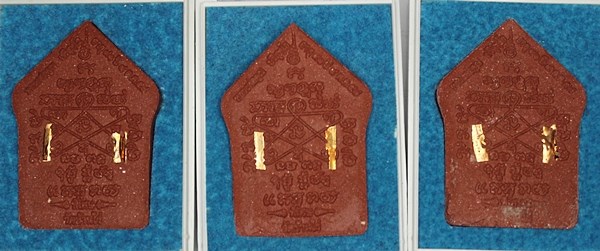 ขุนแผนหลวงพ่อคูณ ผสมมวลสารผงพรายกุมารหลวงปู่ทิม เมตตามหานิยม พิมพ์ใหญ่ ทาทอง วัดบ้านไร่ ปี 2557 