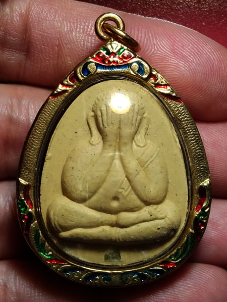 พระปิดตา ฝังตะกรุด วัดบวรนิเวศฯ กทม. ปี พ.ศ.2535 เลี่ยมลงยาเดิมๆ 