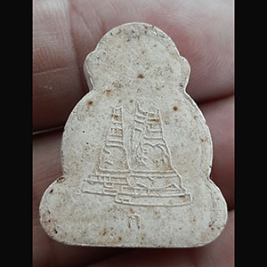 พระปิดตา เนื้อผง สีดำฝังตะกรุดเงิน+ เนื้อผง สีขาวฝังแร่ ไม่ทราบที (((( จำนวน ๒ องค์ ))))