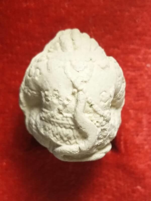 หนุมานอุ้มดวงเนื้อผง หลวงปู่เกลี้ยง วัดเนินสุทธาวาส  เคาะเดียวครับ 