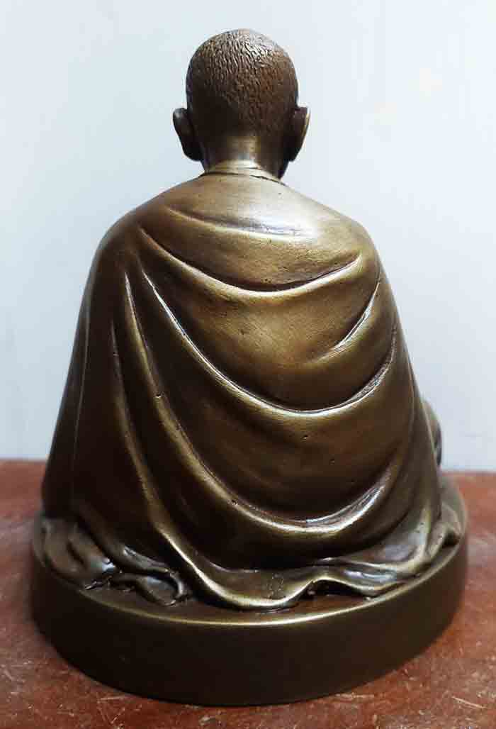 พระบูชาครูบาเจ้าศรีวิชัย จ.เชียงใหม่ ขนาด 5 นิ้ว เนื้อทองเหลืองผิวเก่า ห่มคลุมฐานกลวง