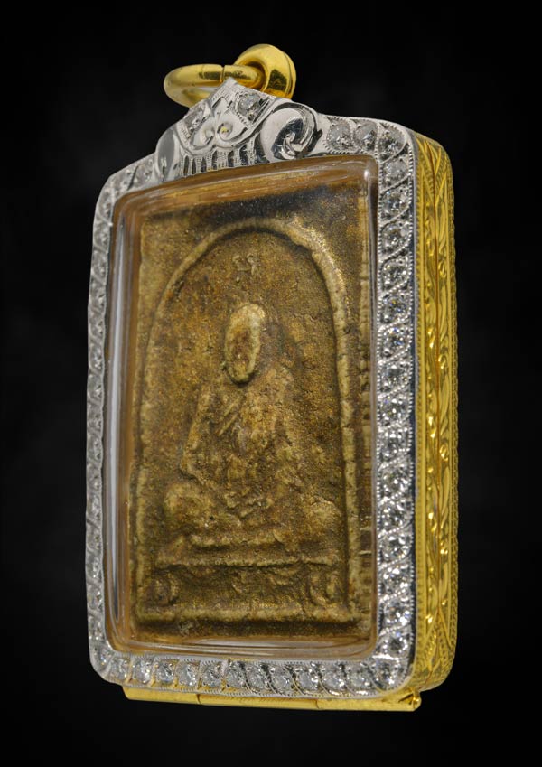 พระรูปเหมือนหลวงปู่ทิมเศียรเล็กผงพรายกุมารตลับทองคำฝังเพชรแท้*3