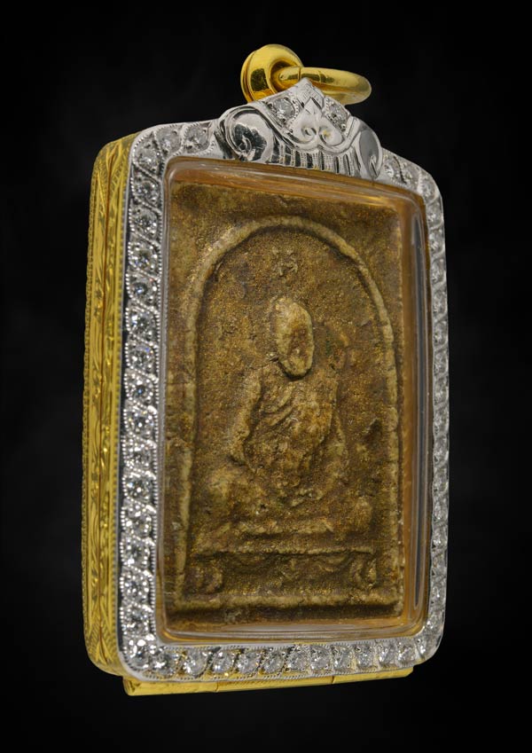 พระรูปเหมือนหลวงปู่ทิมเศียรเล็กผงพรายกุมารตลับทองคำฝังเพชรแท้*3