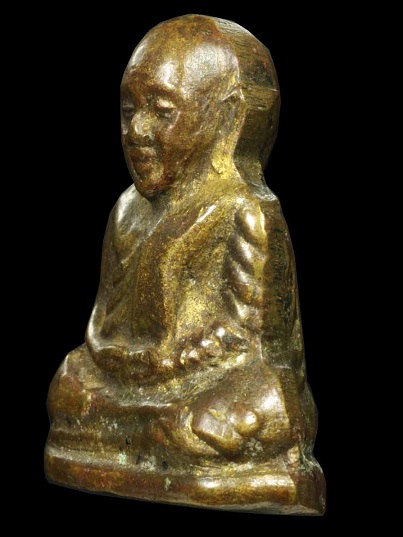 พระรูปเหมือนปั๊ม หลวงพ่อเงิน บางคลาน รุ่นอำเภอ พ.ศ 2522 