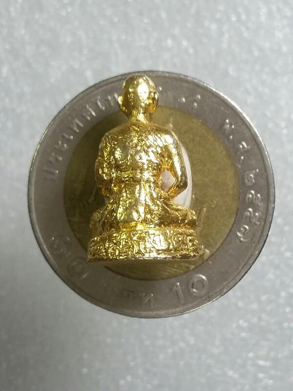 รูปหล่อเกจิ อ่านไม่ชัด   เคาะเดียวครับ