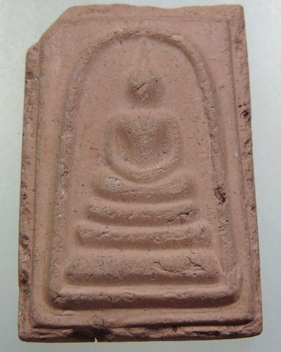 พระสมเด็จเนื้อกระเบื้องหลังคาวิหาร วัดเกษไชโยฯ ปี๒๑ พิธีใหญ่