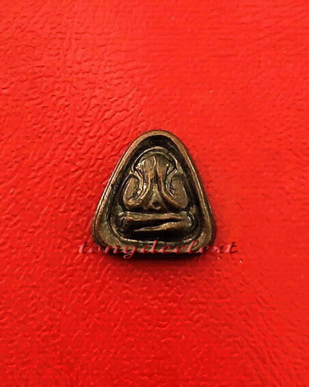 พระปิดตาหลังยันต์นะองค์จิ๋ว หลวงปู่ดี วัดเทวสังฆาราม(วัดเหนือ) จ.กาญจนบุรี สวยมากค่ะ