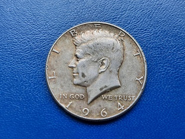 เหรียญ HALF DOLLAR USA เนื้อเงิน ปี 1964 น้ำหนัก 12.6 กรัม (เงิน 90%)