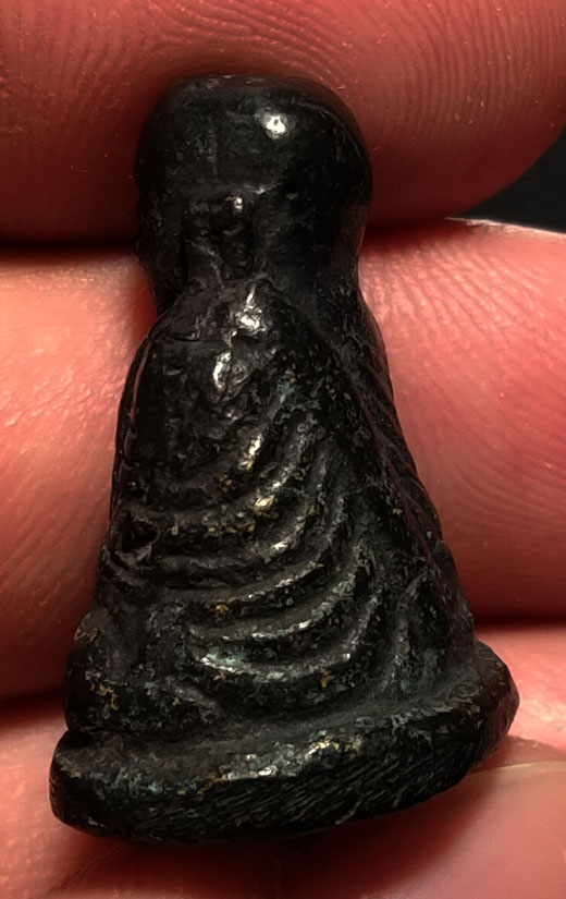 รูปหล่อหลวงพ่อเงินปืนเเตก 28 เศียรโตนิมเนื้อทองระฆังเก่า สวยเข้ม กรรมการอุลงครับ