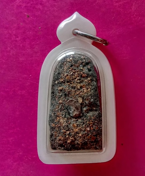 หลวงปู่ทวด รุ่นปาฏิหาริย์-ลายเซนต์ ปี49-51 พิมพ์พระรอด เนื้อว่าน ฝังหัวใจพระราหู...เคาะเดียวแดง...