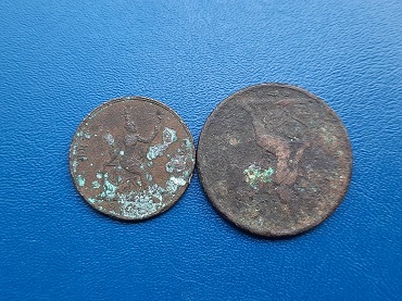 เหรียญ ร.5-พระสยามเทวาธิราช อัฐ 109 พระเศียรตรง+เซี่ยว เก่าๆ รวม 2 เหรียญ