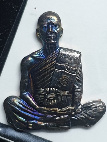 วัดบ้านไร่ นครราชสีมา รูปปั้มตัดชิด หลวงพ่อคูณ พร้อมรูปถ่าย รุ่นเจริญพร เมตามหานิยม 2558