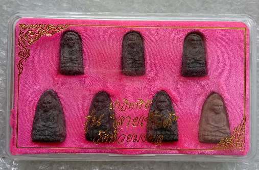 7องค์ หลวงพ่อทวด วัดห้วยมงคล จ ประจวบ ฯ ปาฎิหาริย์ลายเซ็นต์ ปี2549 ชุดกรรมการ 7องค์ ครบเซ็ท+กล่องเดิ