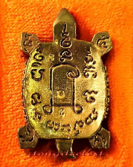 เหรียญพญาเต่าเรือนหล่อโบราณ รุ่นพุทธคุณหลวงปู่หลิว เนื้อทองฝาบาตร สวยมากพร้อมกล่องเดิมค่ะ