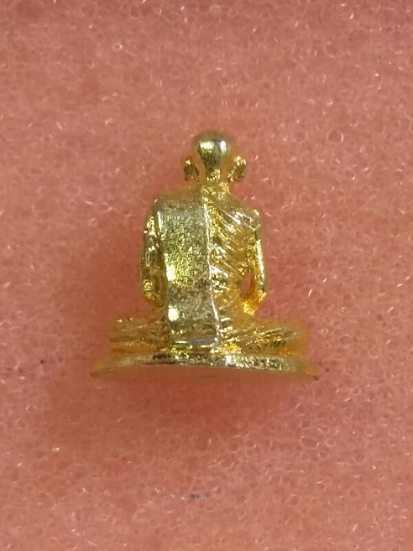 รูปหล่อองค์เล็ก เกจิ ไม่ทราบที่     เคาะเดียวครับ 