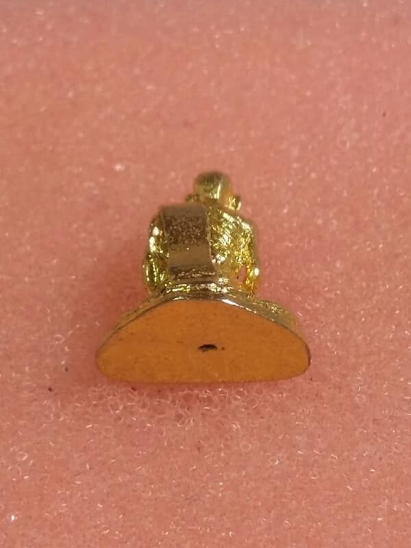 รูปหล่อองค์เล็ก เกจิ ไม่ทราบที่     เคาะเดียวครับ 