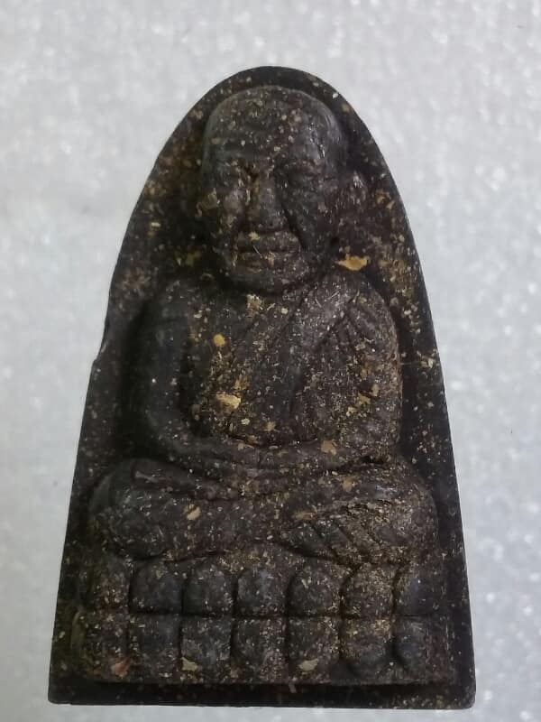 พระหลวงปู่ทวดเนื้อว่าน ออกวัดเขาลูกแก้ว   เคาะเดียวครับ