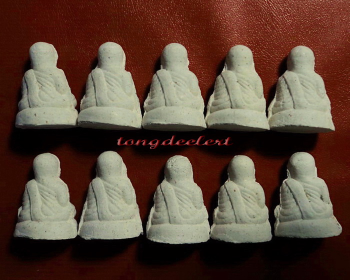 รูปหล่อหลวงพ่อเงิน วัดบางคลาน ญสส. สมเด็จพระญาณสังวรฯ วัดบวรนิเวศวิหาร รุ่นแรก สวยมากค่ะ