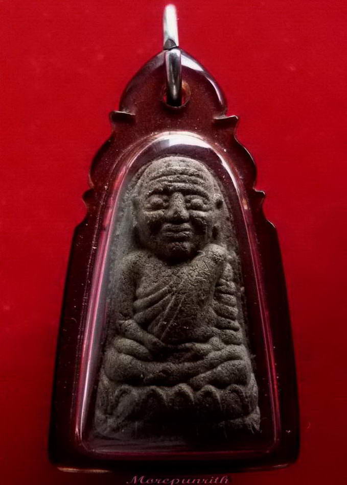 หลวงพ่อทวด วัดช้างให้ ด้านหลังยันต์ เนื้อผงผสมว่าน(พิมพ์ใหญ่) เลี่ยมเดิมเดิม สภาพสวยจัด