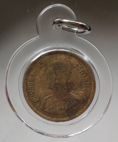 เหรียญขวัญถุง หลวงปู่นาม วัดน้อยชมภู่ เลี่ยมพลาสติกกันน้ำมาใหม่ๆ ไม่เคยใช้งาน ติดจีวร ตอกโค๊ต C4.