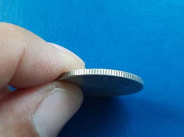 เหรียญสองสลึง ร.6 ปีแรก 2458 เนื้อเงิน น้ำหนัก 7.4 กรัม สวย เดิมๆ