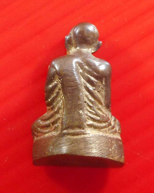   รูปหล่อโบราณหลวงปู่แหวน สุจิณโน วัดดอยแม่ปั๋ง จ.เชียงใหม่