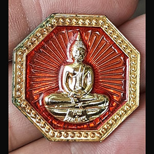 เหรียญแปดเหลี่ยมกะไหล่ทองลงยาแดง หลวงพ่อโสธร วัดโสธรวรารามวรวิหาร รุ่นเจริญสุข ปลุกเสก 9 วัด 9 พิธี