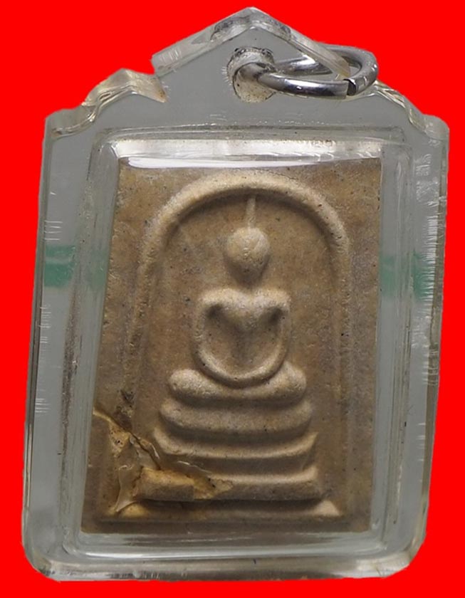 สมเด็จวัดกุฏโง้ง หลวงปู่ทิมปลุกเศกพระมีแตกหัก ร้าวรานและซ่อมมาตามภาพครับท่าน