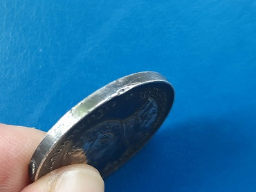 เหรียญ บรมราชาภิเษก ร.6 ปี 2454 เนื้อเงิน ผิวเดิม สวยๆ 