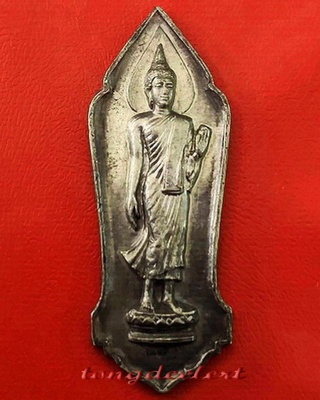 พระลีลา 25 พุทธศตวรรษ เนื้อชิน พิมพ์หางหงส์ สวยมากค่ะ