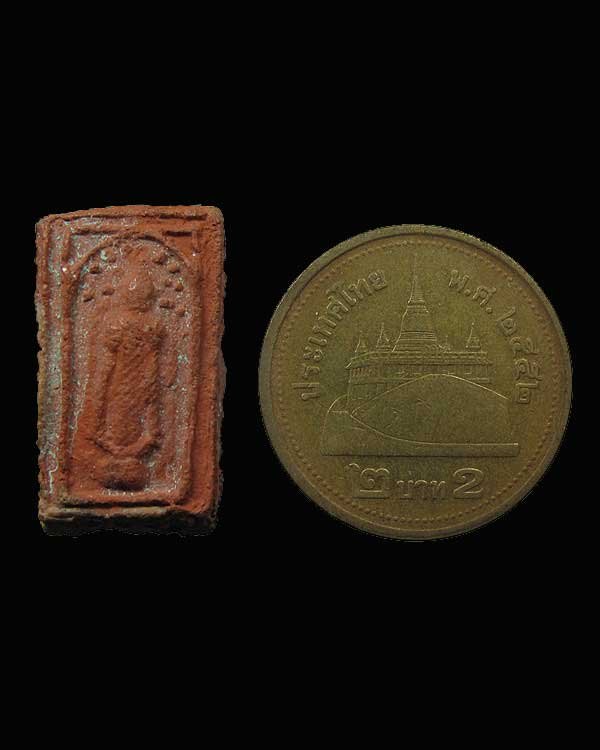 พระยืนประทานพรปรกโพธิ์ พิมพ์คะแนน เนื้อดิน หลวงพ่อเงิน วัดห้วยเขน จ.พิจิตร รางวัลที่ ๑