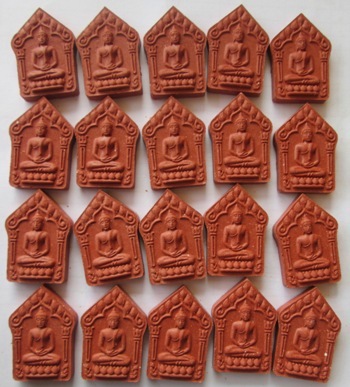 ***แพ็ค20องค์สุดคุ้ม***ขุนเเผนพรายกุมารพิมพ์ใหญ่ฝังตะกรุดเงิน หลวงพ่อคูณ ปริสุทโธ ปี2557