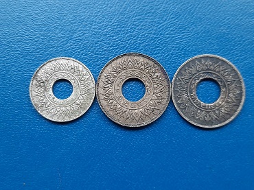 เหรียญเงิน 5,10 สตางค์ ร.8 ปี 2484 ลายกนก-แข้งสิงห์ ดอกพิกุล รวม 3 เหรียญ