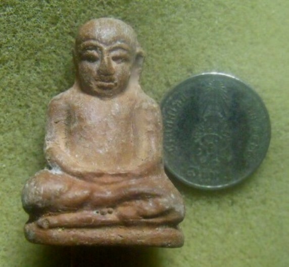 **วัดใจ**รูปเหมือนหลวงพ่อเงิน วัดบางคลาน เนื้อดินผสมผง อุดกริ่ง เก่าๆ**สวยๆ เชิญชมครับ