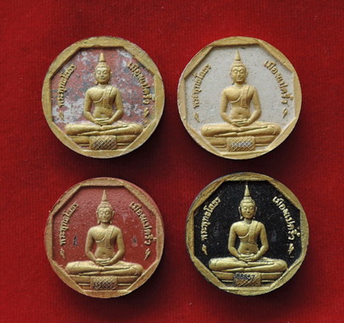 400.-  หลวงพ่อโสธร รุ่น ทองประธาน ปี 50 พิมพ์เล็ก พร้อมกล่องเดิม พระสวย รวม 4 องค์
