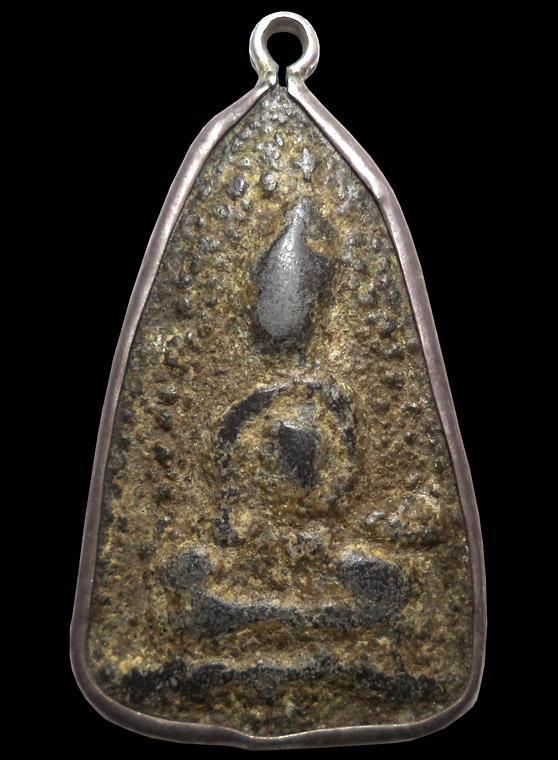 พระสุพรรณหลังผาล เนื้อเขียว กรุวัดพระศรีรัตนมหาธาตุ จ.สุพรรณบุรี (มีบัตรรับรอง)