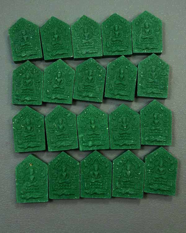 ***แพ็ค20องค์สุดคุ้ม***ขุนเเผนพรายกุมารพิมพ์เล็กกรรมการเนื้อเขียวพิเศษฝังตะกรุดเงิน หลวงพ่อคูณ ปริสุ