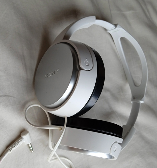 หูฟัง SONY MDR-XD150 ขายถูกๆไปเลยครับ