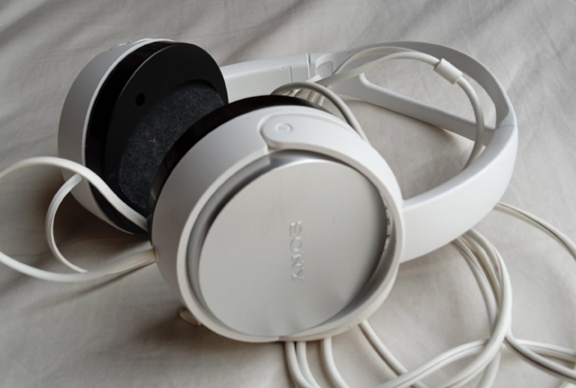 หูฟัง SONY MDR-XD150 ขายถูกๆไปเลยครับ