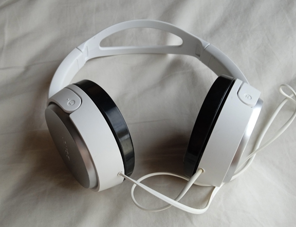หูฟัง SONY MDR-XD150 ขายถูกๆไปเลยครับ