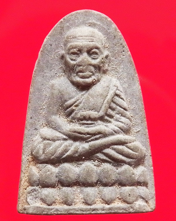 หลวงปู่ทวด รุ่น 111 ปี กระทรวงกลาโหม ปี 2540 พิมพ์ใหญ่ เนื้อว่านดำ