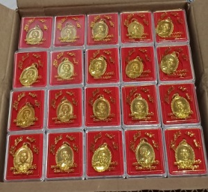 เคาะเดียว ยกลัง 100 องค์ เหรียญรวยๆเฮงๆ หลวงพ่อรวย วัดตะโก