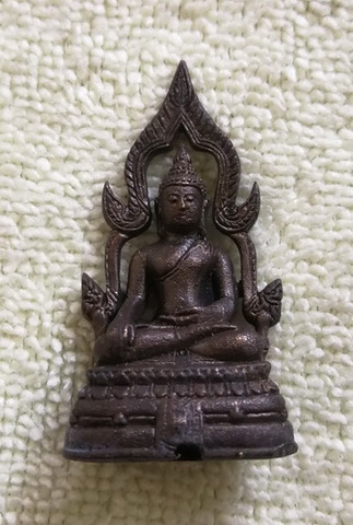 รูปหล่อหลวงพ่อเพชร วัดไพรฑูรย์