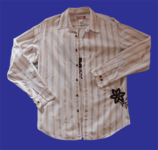 เสื้อ GUESS แบรนด์ดังอเมริกา ของแท้ครับ แนวลำลอง ใส่เที่ยว เบอร์ L
