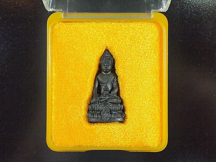 พระกริ่ง มวก. ๔๘ พรรษา เนื้อนวะ พร้อมกล่องเดิม