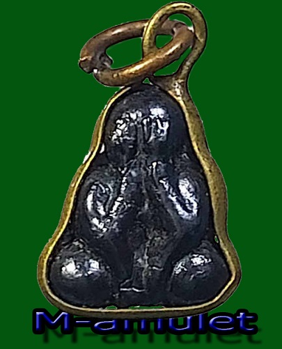 พระปิดอตาพิมพ์ลองหน้า เนื้อเมฆสิทธิ์ เลี่ยมจับจอยโบราณ ไม่ทราบที่