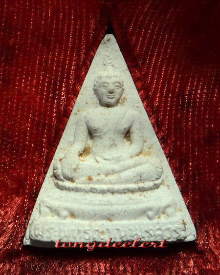 พระผงพระพุทธญาณนเรศวร์ สมเด็จพระญาณสังวร รุ่นแรก ปี 2528 พิมพ์สามเหลี่ยมพร้อมกล่องเดิมค่ะ