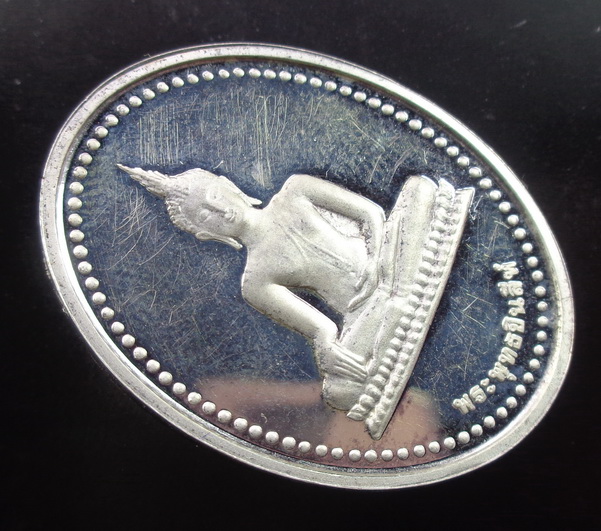 เหรียญพระนางพญา วัดนางพญา จ.พิษณุโลก เนื้อเงินขัดเงา ปี ๒๕๓๘ รุ่นประวัติศาสตร์ สวยครับ